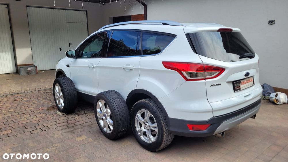 Ford Kuga 2.0 TDCi 2x4 Titanium - 5