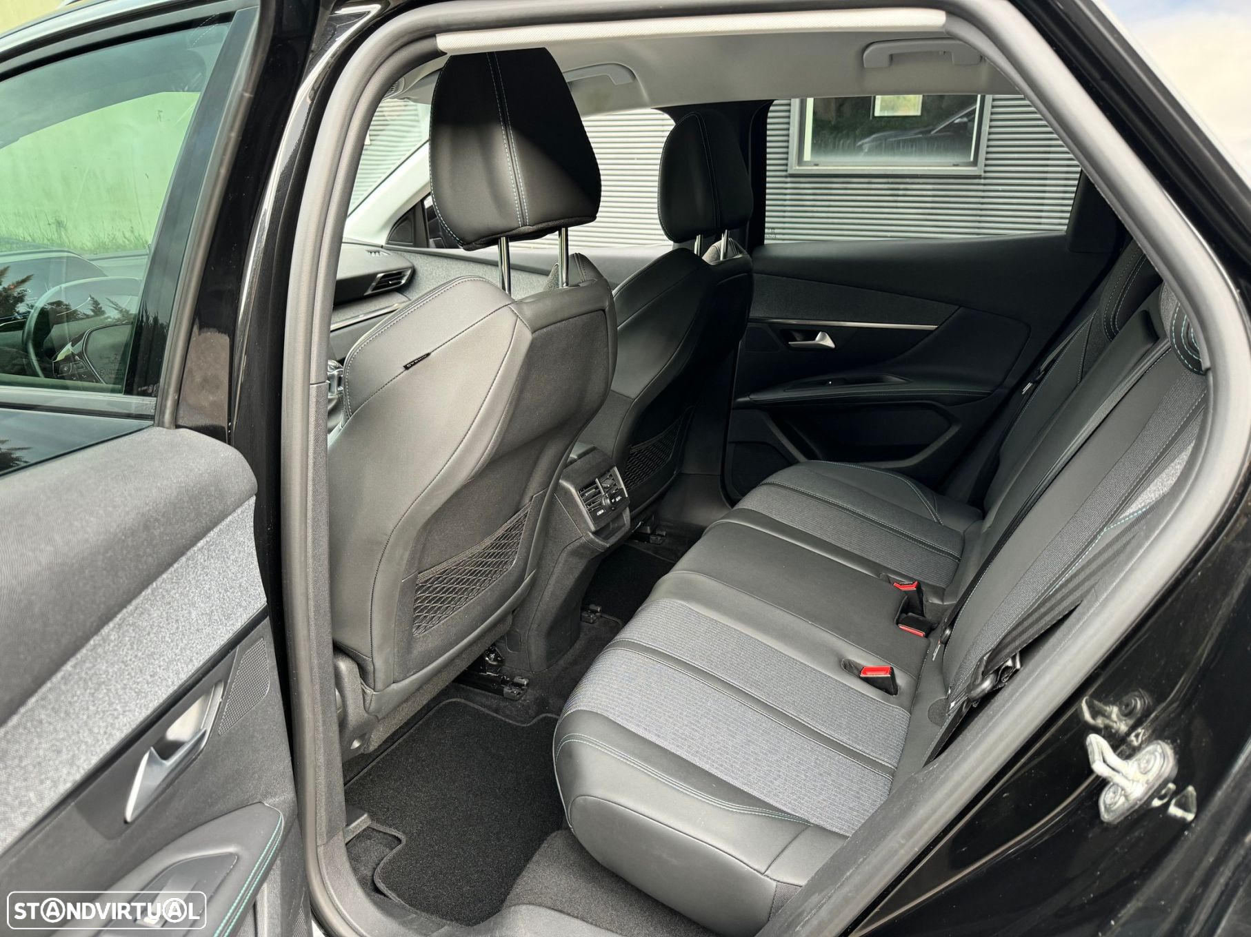 Peugeot 3008 1.5 BlueHDi Allure Pack - 23