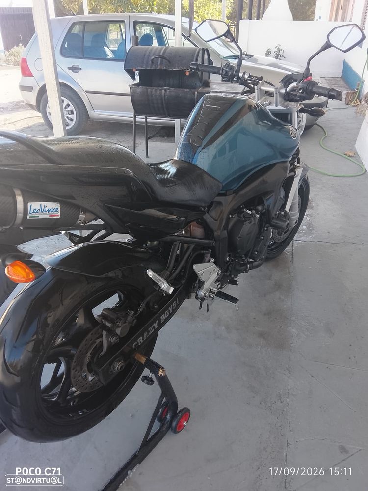 Yamaha FZR - 3