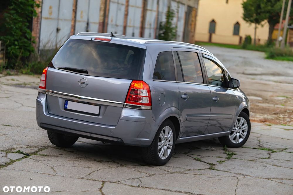 Opel Zafira 1.8 Sport - 16
