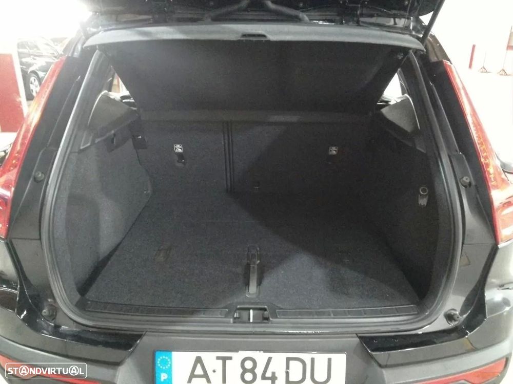 Volvo XC 40 1.5 T3 Tech Edition - 11