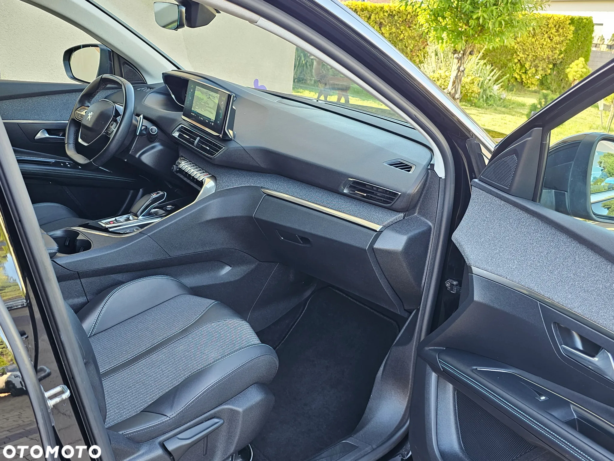 Peugeot 3008 Hybrid 225 e-EAT8 Allure Pack - 32