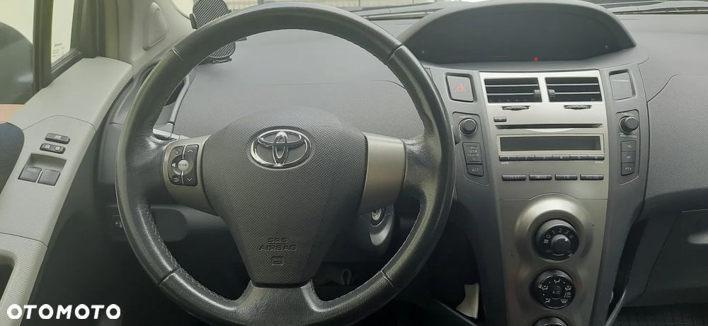 Toyota Yaris 1.33 Prestige - 5