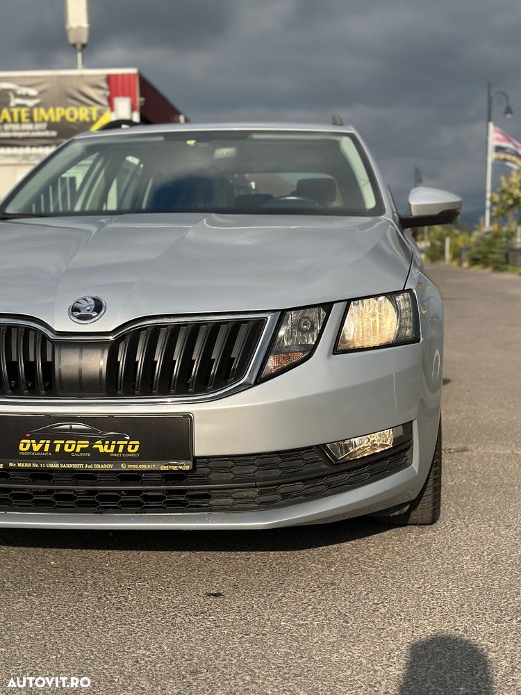 Skoda Octavia Combi Diesel 1.6 TDI Ambition - 11