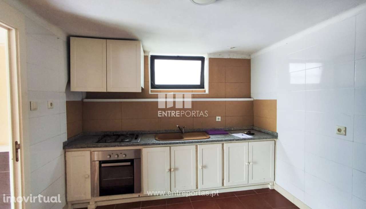 Venda de Espaço comercial transformado em apartamento T1, Areosa, Via - Grande imagem: 2/30