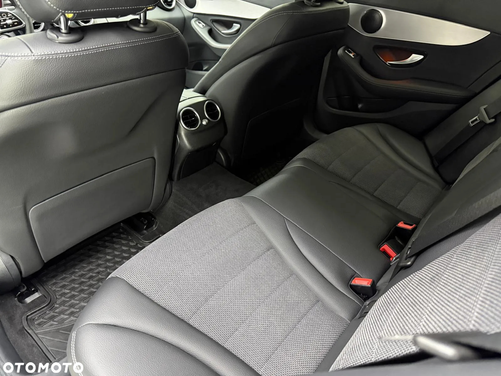 Mercedes-Benz Klasa C 300 de T 9G-TRONIC Avantgarde - 27