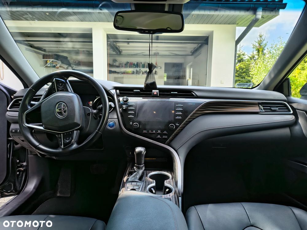 Toyota Camry 2.5 Hybrid Executive CVT - 6