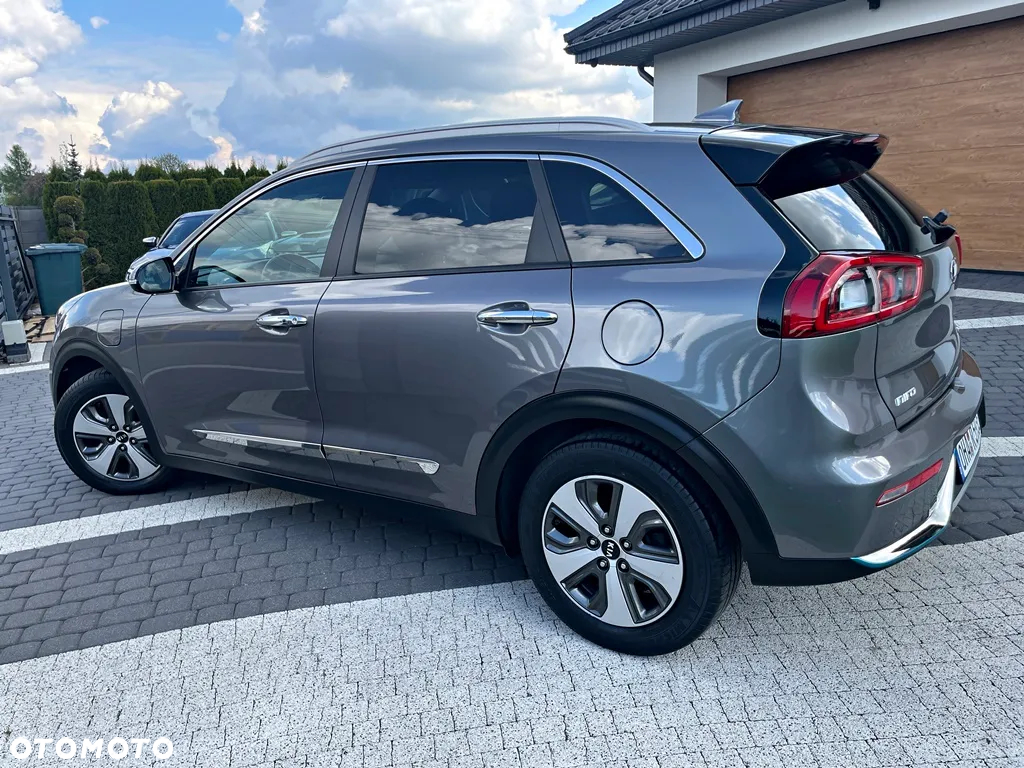 Kia Niro 1.6 GDI Hybrid L Business Line - 13