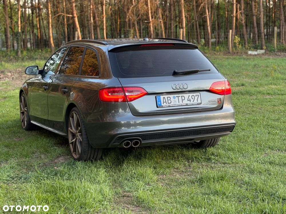 Audi A4 Avant 2.0 TDI DPF clean diesel quattro S tronic S line Sportpaket - 6