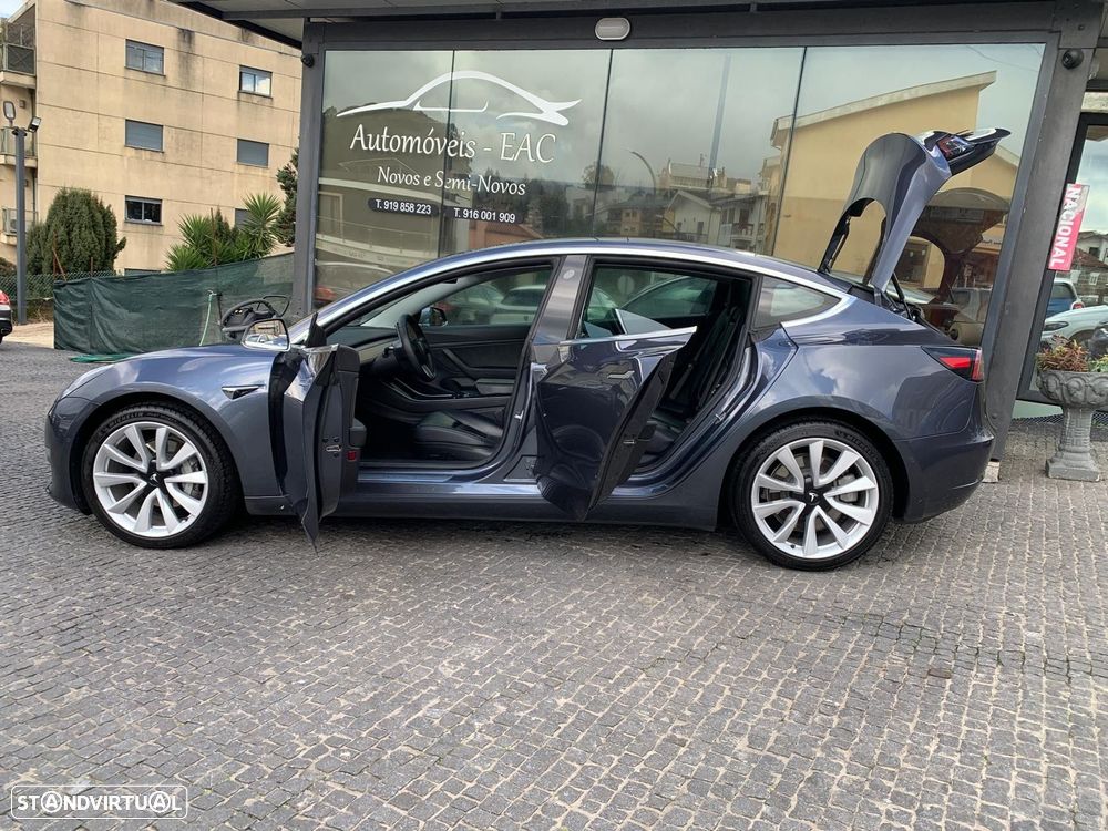 Tesla Model 3 - 11