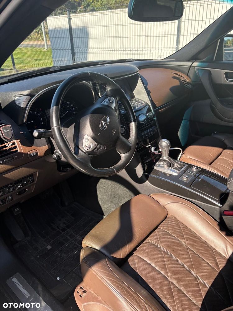 Infiniti FX - 7