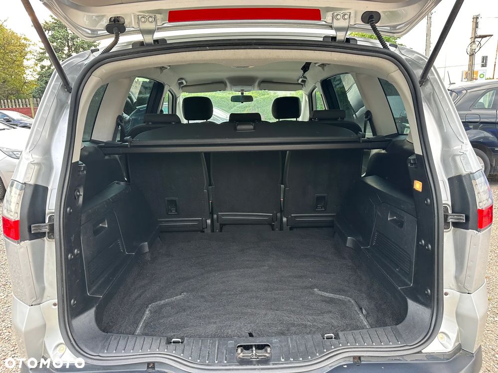 Ford S-Max - 24