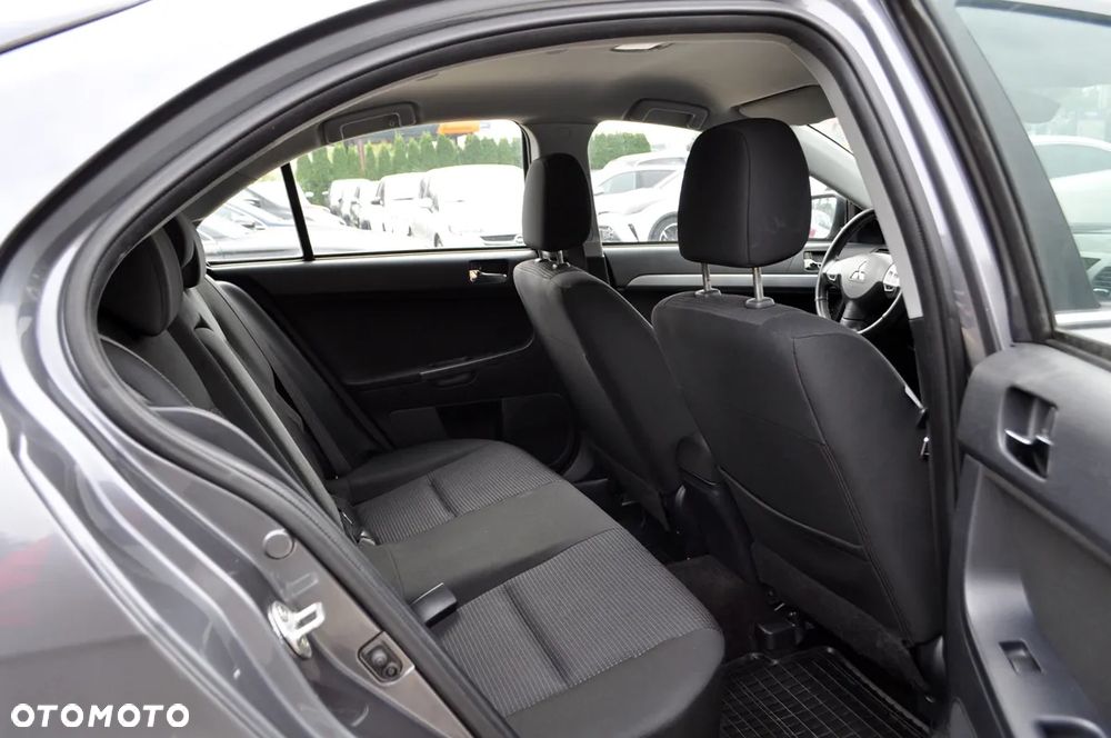 Mitsubishi Lancer 1.8 Inform LPG - 34