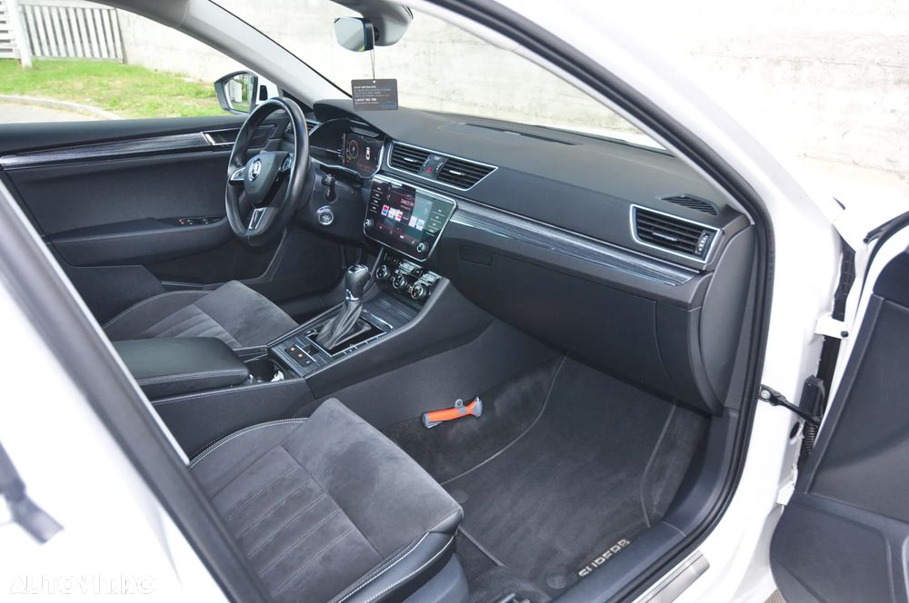 Skoda Superb 2.0 TDI DSG Ambition - 19