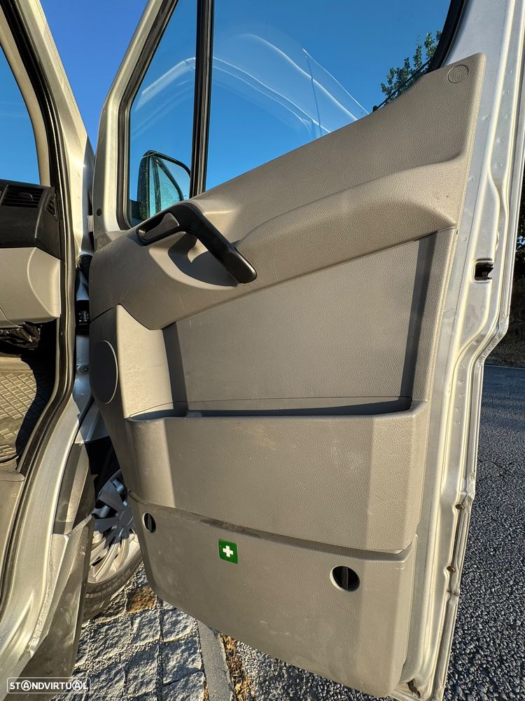 Mercedes-Benz Sprinter - 11