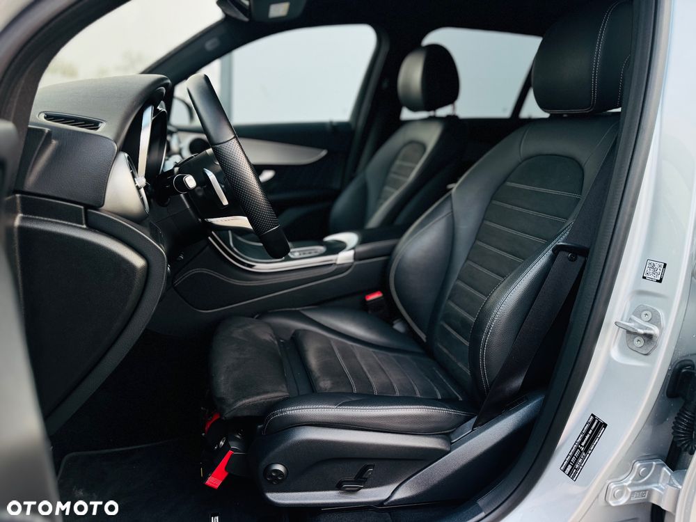 Mercedes-Benz GLC 220 d 4Matic 9G-TRONIC AMG Line Plus - 29