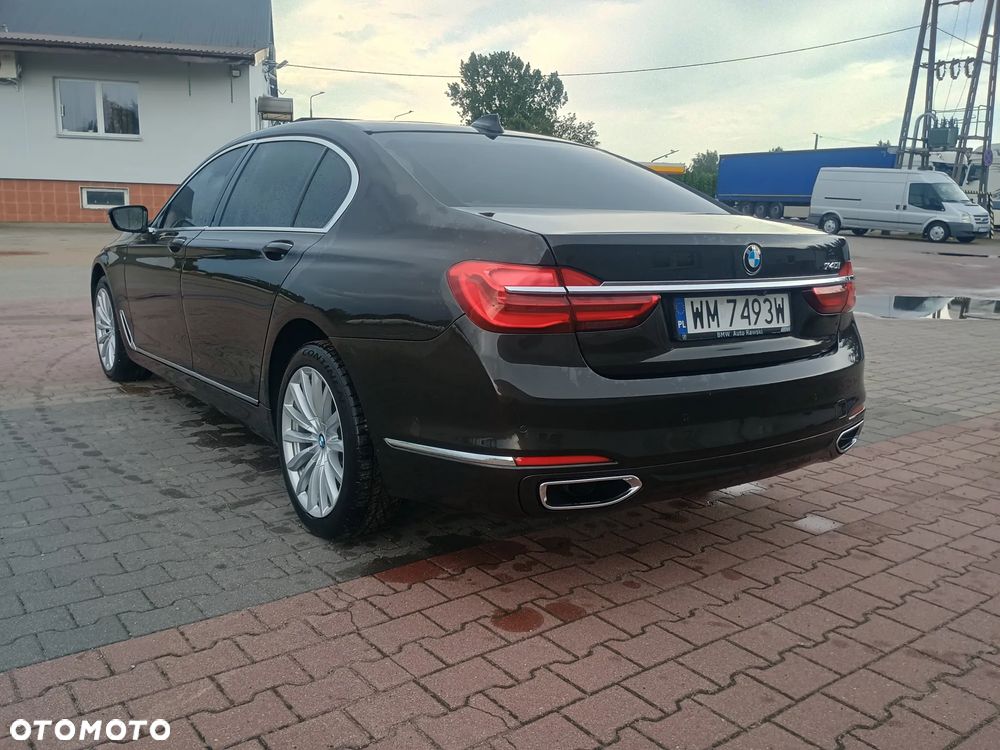 BMW Seria 7 740Li - 8