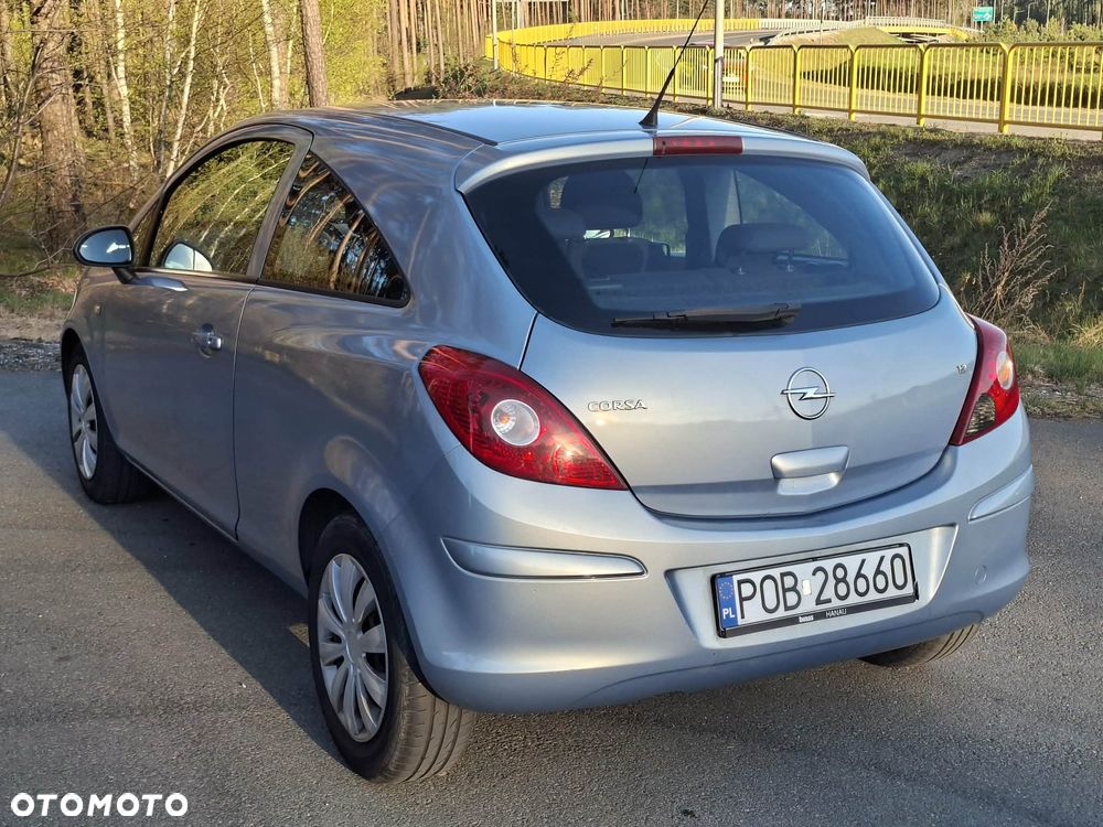 Opel Corsa 1.2 16V Essentia - 10