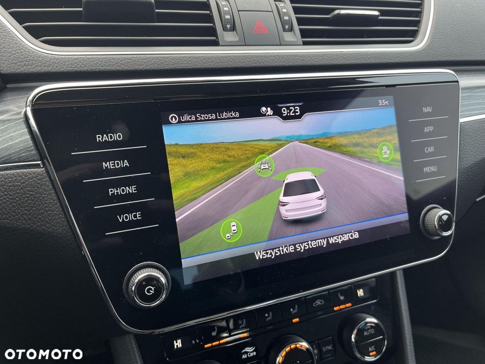 Skoda Superb 2.0 TDI SCR Style DSG - 28