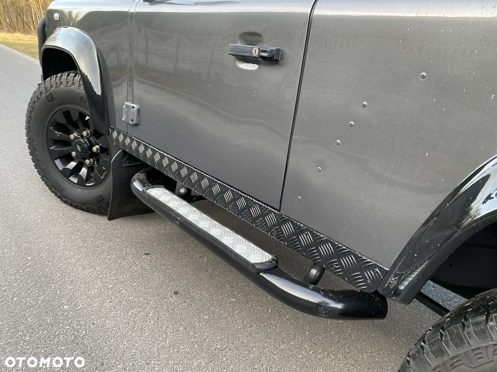 Land Rover Defender 2.2 TD4 E - 26