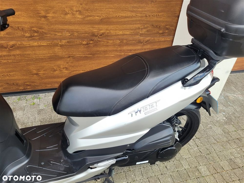 Peugeot Tweet - 25