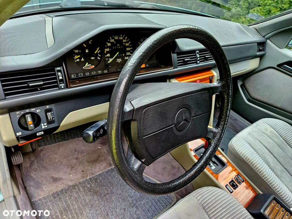Mercedes-Benz W124 (1984-1993) - 12