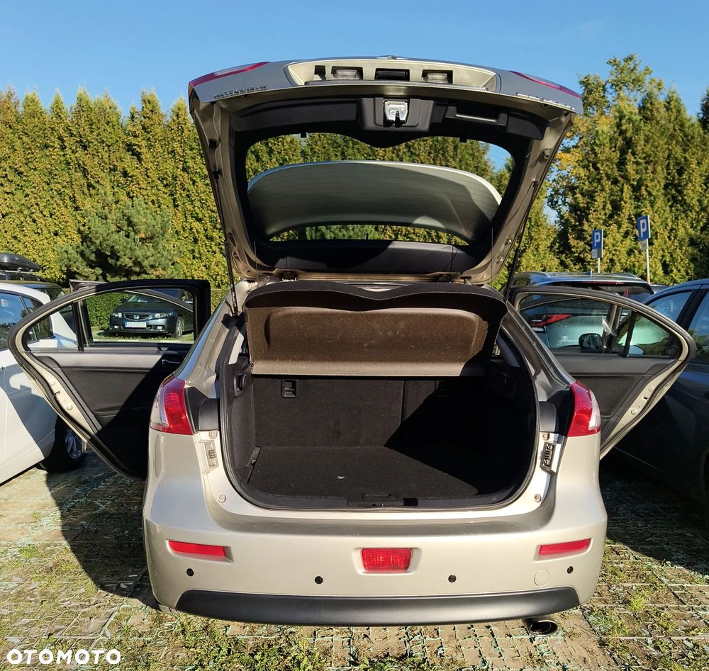 Mitsubishi Lancer - 12