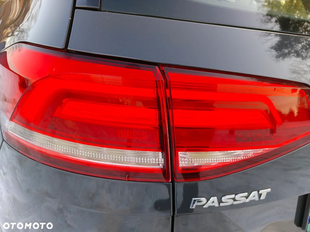 Volkswagen Passat 2.0 TDI SCR DSG Comfortline - 24