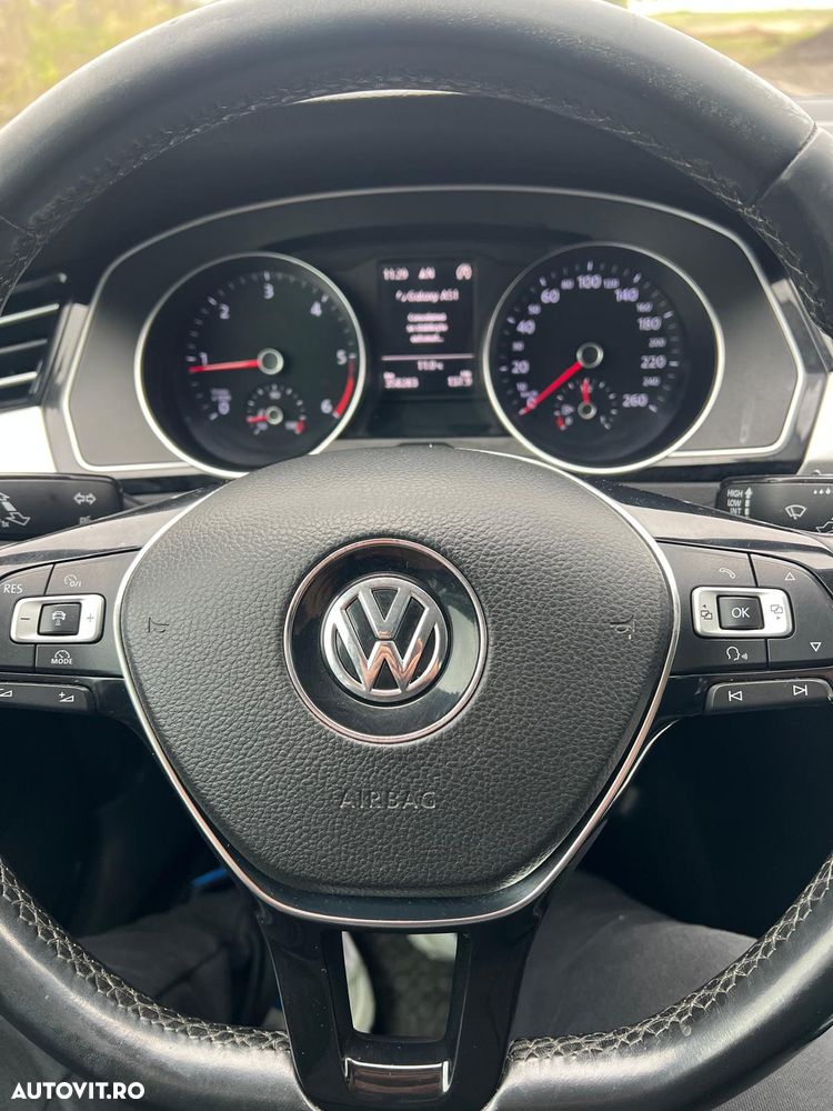 Volkswagen Passat 2.0 TDI DSG Comfortline - 11