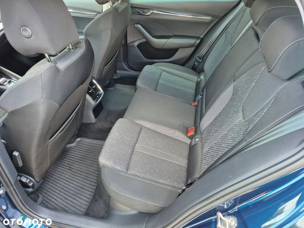 Skoda Octavia 2.0 TDI Style DSG - 6