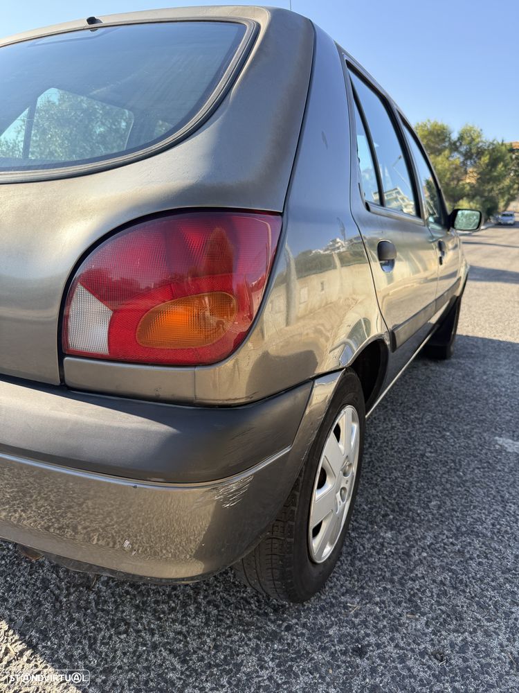 Ford Fiesta 1.25 Ghia — fotografia 14