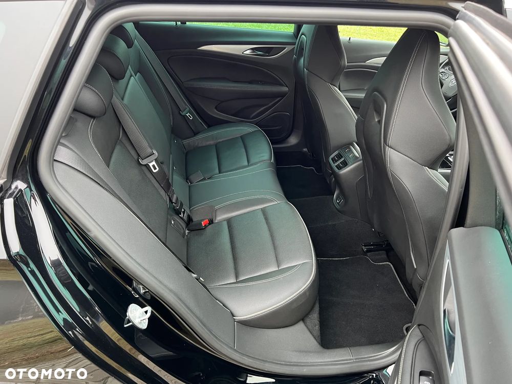 Opel Insignia 2.0 T 4x4 GSi + S&S - 34