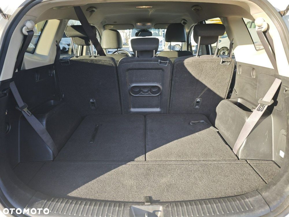 Kia Carens 1.6 GDI XL 7os - 29