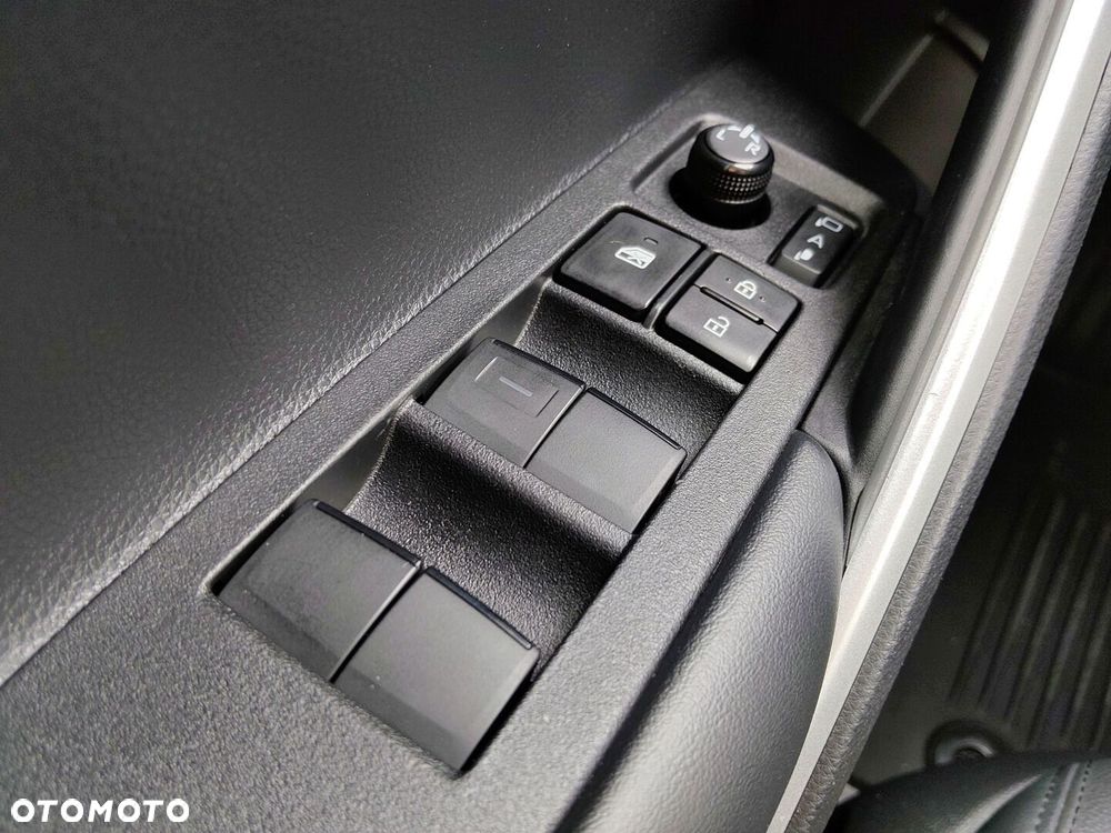 Toyota Corolla Cross 2.0 Hybrid Executive AWD - 31