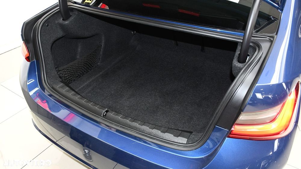 BMW Seria 3 320i xDrive Aut. Modern Line - 30