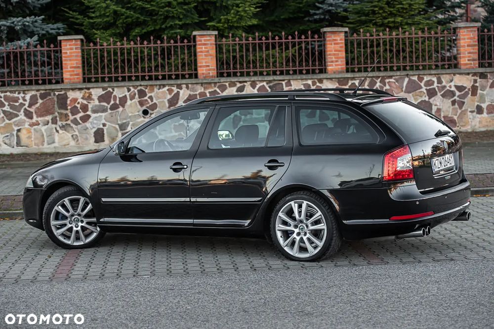 Skoda Octavia Combi 2.0 TDI CR DPF RS - 10