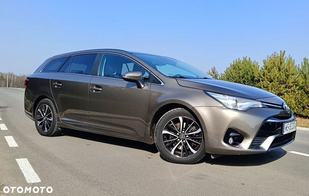 Toyota Avensis 2.0 D-4D Prestige - 6