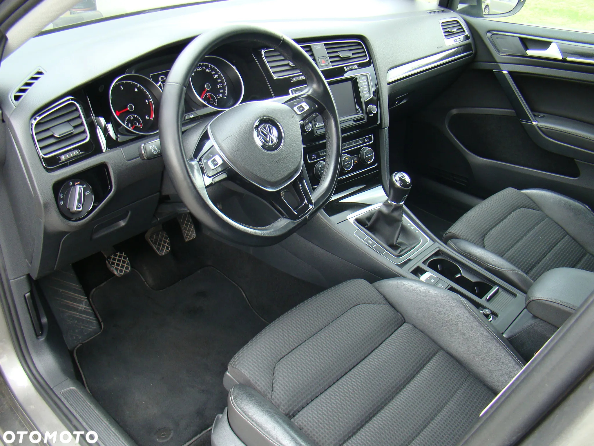 Volkswagen Golf Variant 2.0 TDI (BlueMotion Technology) Highline - 24