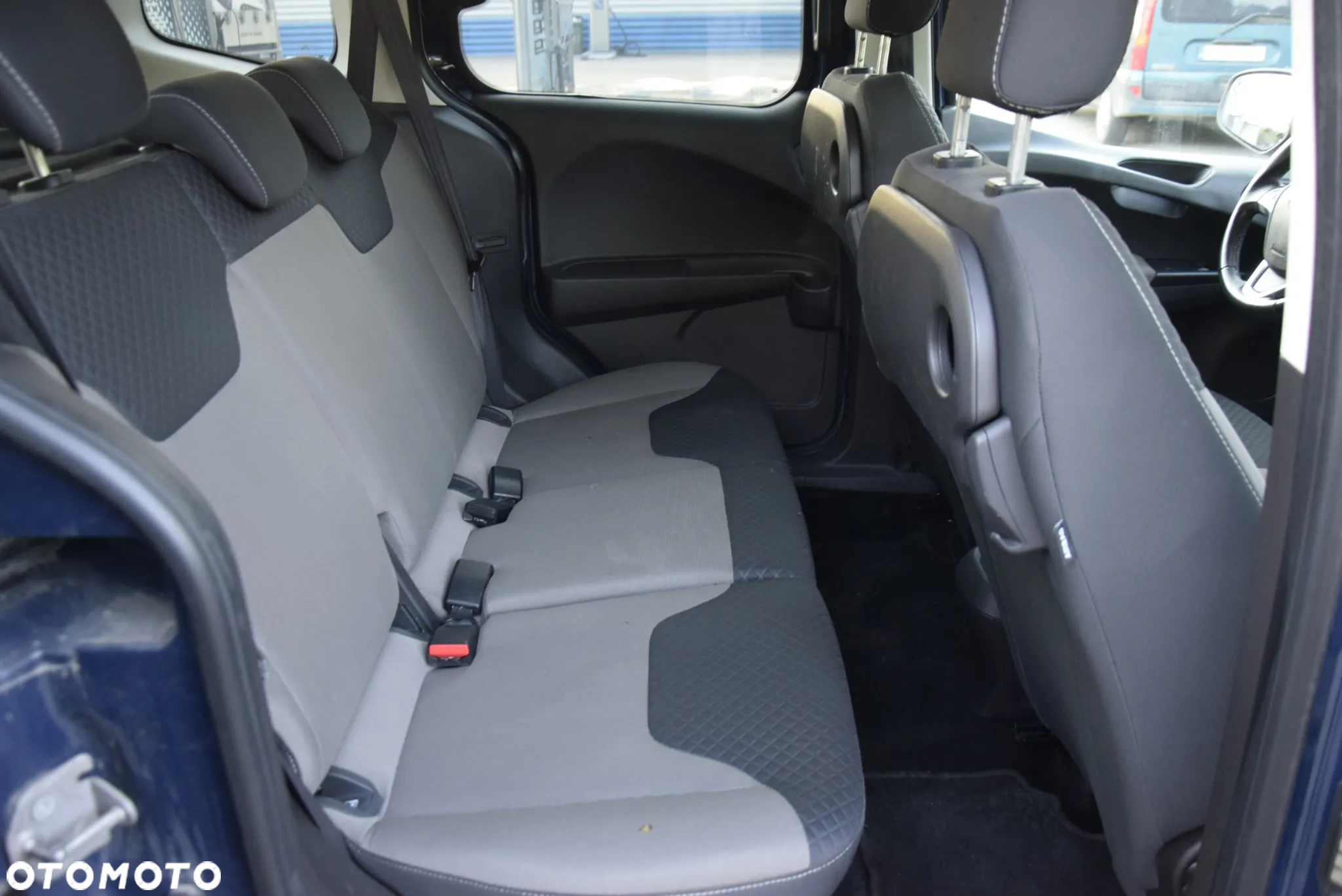 Ford Tourneo Courier 1.5 TDCi Trend - 22