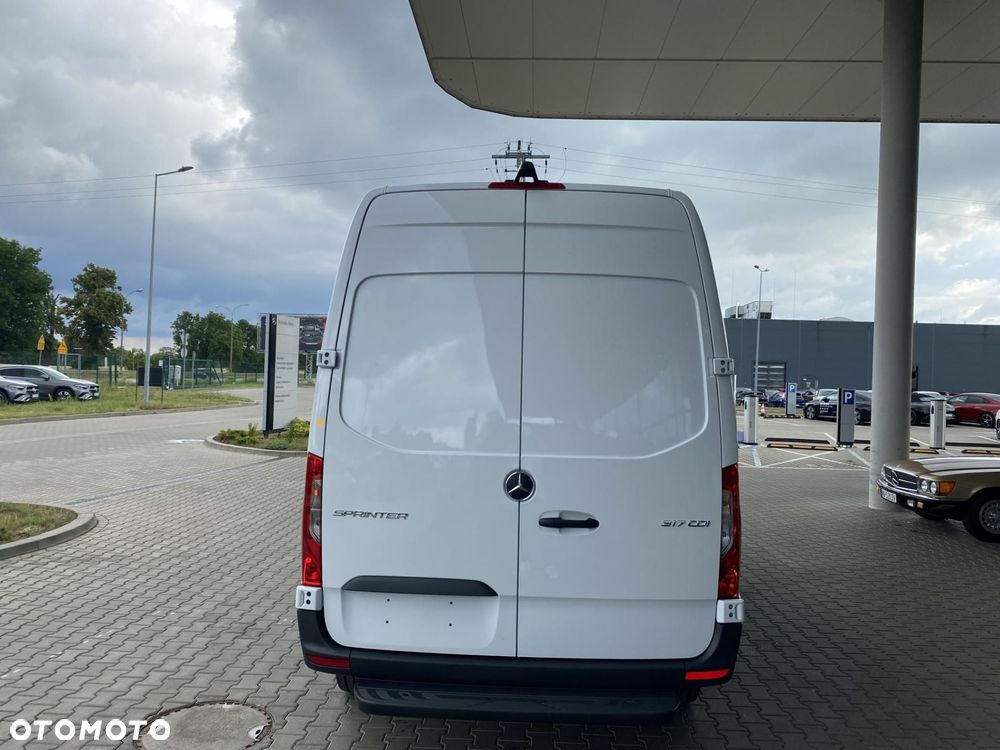 Mercedes-Benz Sprinter - 7