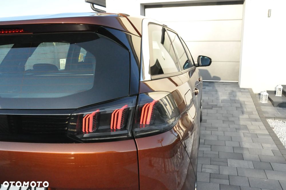 Peugeot 5008 PureTech 130 EAT8 Stop & Start Allure Pack - 4