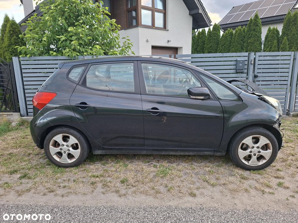 Kia Venga - 3