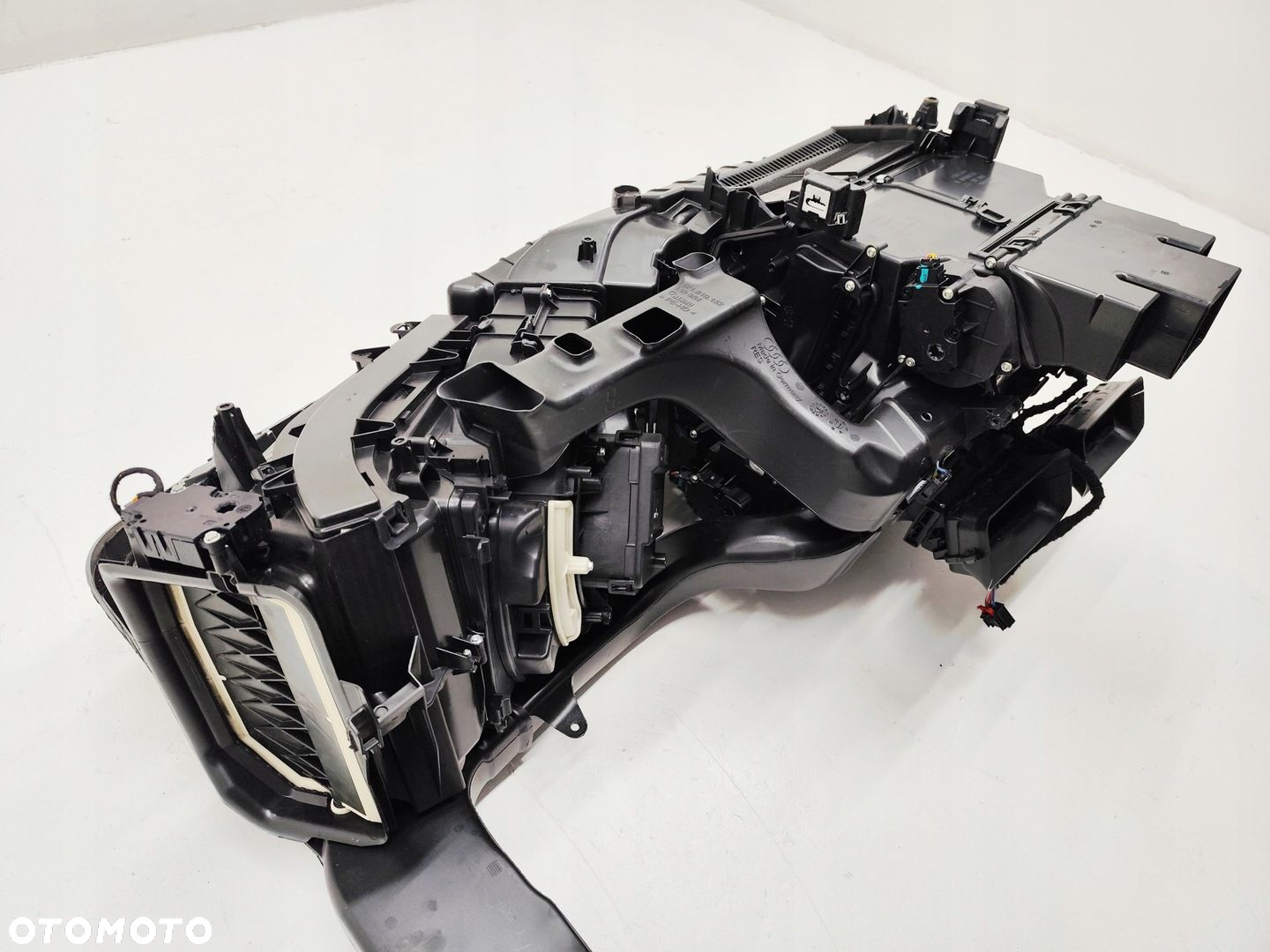 AUDI A5 8W NAGRZEWNICA KOMPLETNA 8W1820005BE - 2