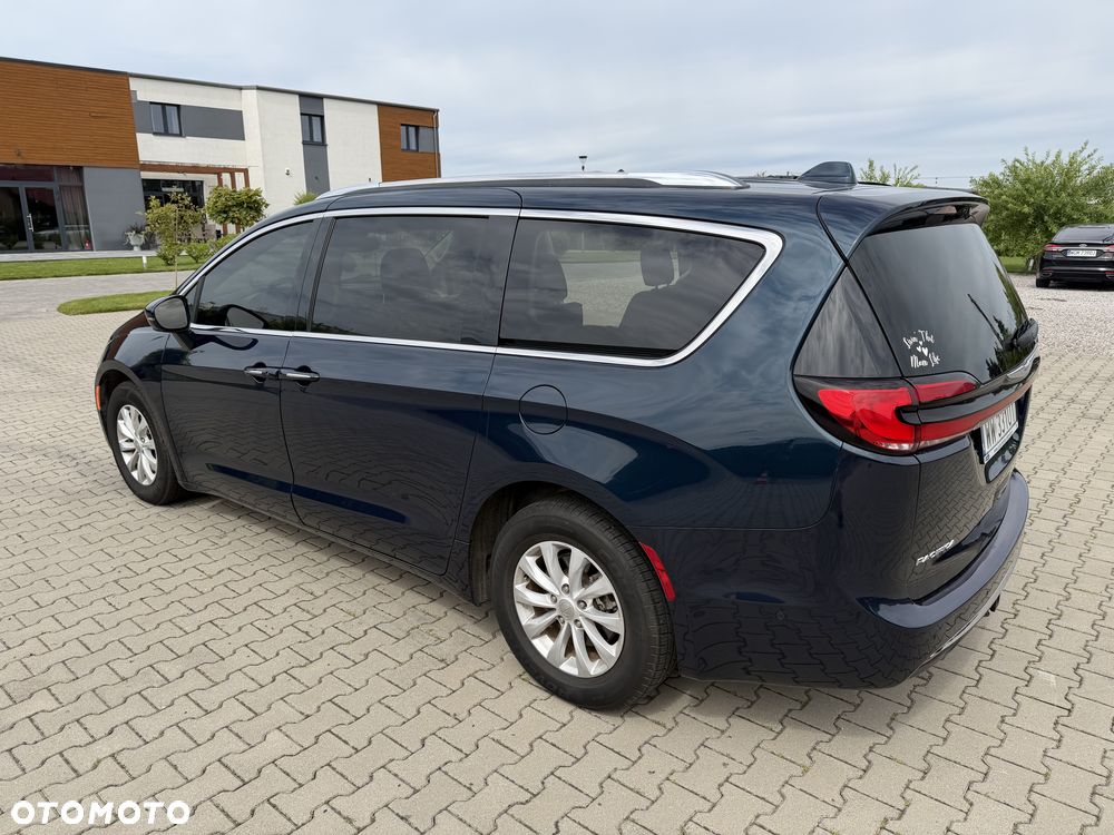 Chrysler Pacifica - 15