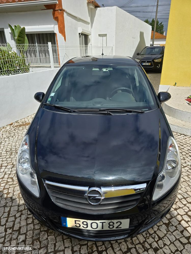 Opel Corsa 1.2 Enjoy FlexFuel - 1