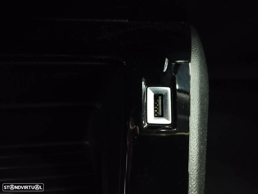 Peugeot 2008 1.2 PureTech Active Pack - 31