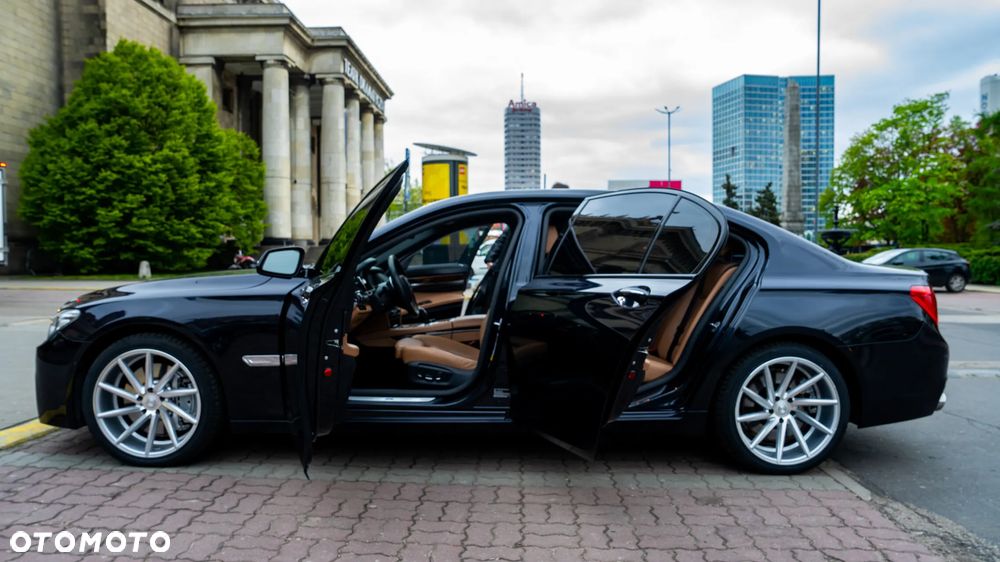 BMW Seria 7 750Li xDrive - 10