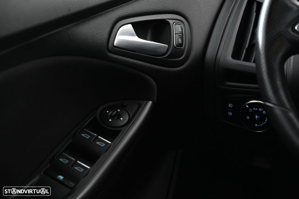 Ford Focus SW 1.5 TDCi ST-Line - 26