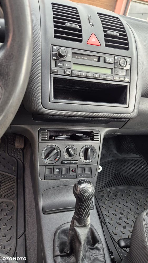 Volkswagen Polo 1.4 16V Comfortline - 7