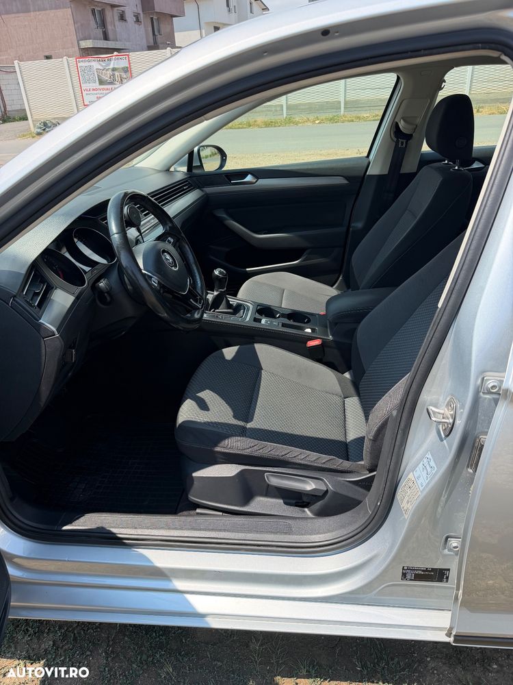 Volkswagen Passat 1.6 TDI Trendline - 13